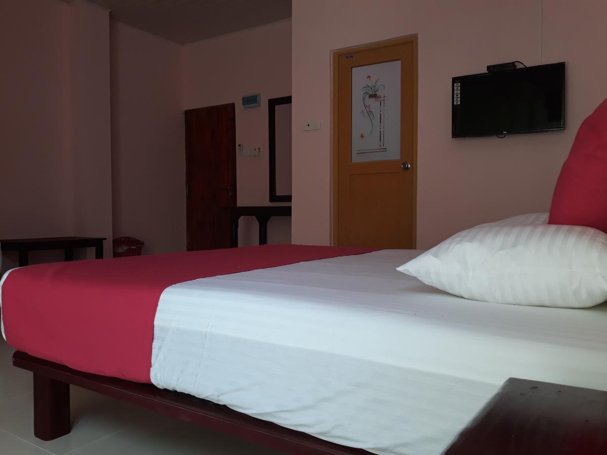 Bevary City Hotel Анурадхапура Екстериор снимка
