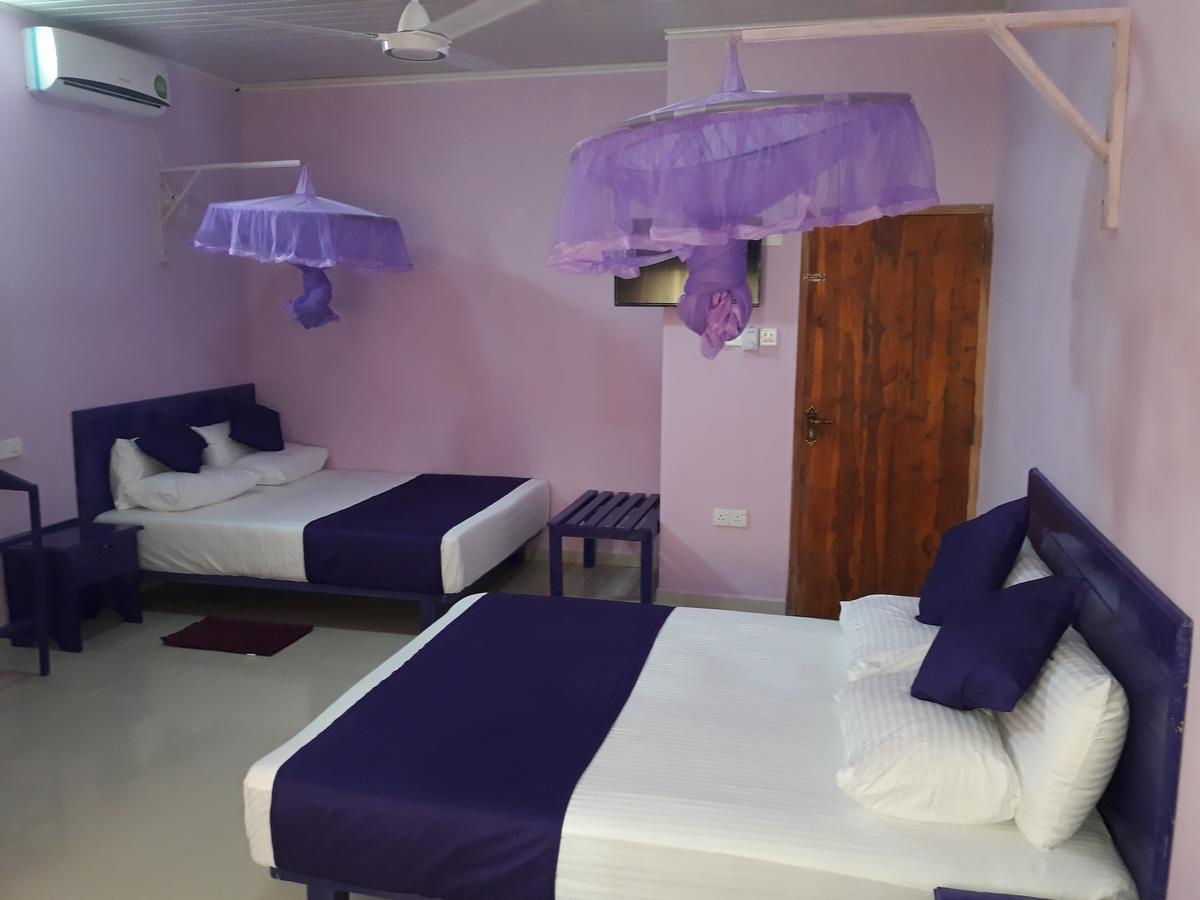 Bevary City Hotel Анурадхапура Екстериор снимка