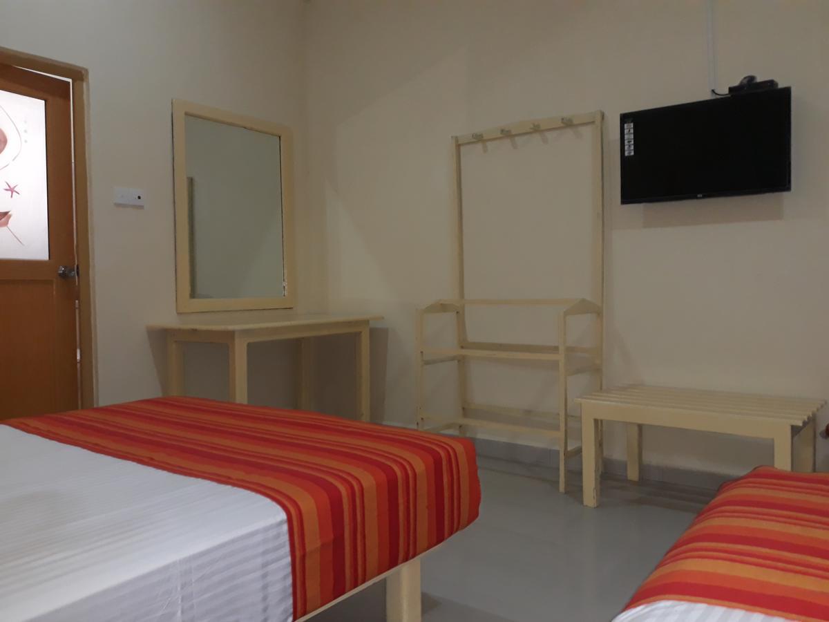 Bevary City Hotel Анурадхапура Екстериор снимка